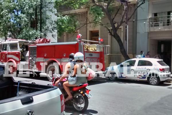 Principio de incendio asustoacute a los vecinos de Roca y Libertad