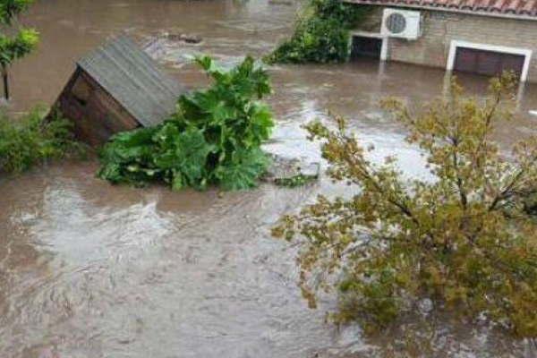 Al menos seis personas mueren por el temporal en Coacuterdoba