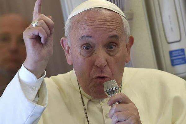 Francisco- La cuestioacuten de los sacerdotes casados estaacute en mi agenda