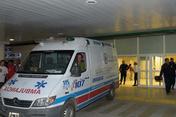 Discutioacute fuertemente con su concubino y le clavoacute un cuchillo en la espalda