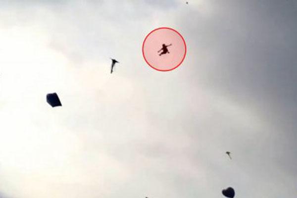 Increiacuteble- Un nene de 5 antildeos fue elevado por un cometa y fallecioacute