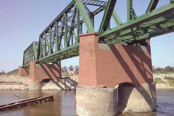 Histoacuterico hallazgo en el Dulce de dos tramos del Puente Negro que se derrumbaron en 1921