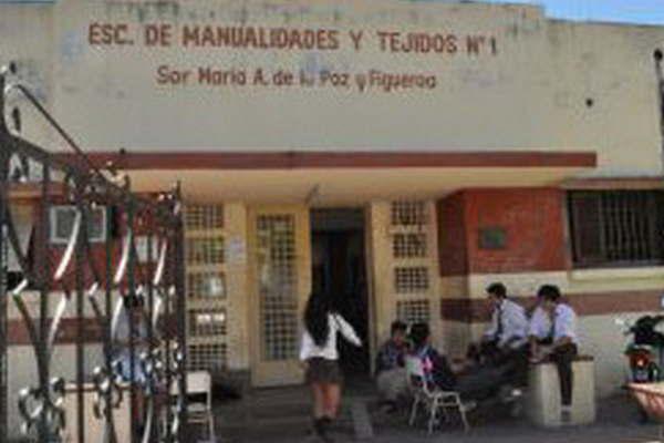 La escuela Sor Mariacutea Antonia de Paz y Figueroa festeja sus 90 antildeos