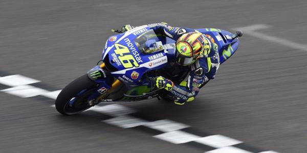 En una titaacutenica carrera Valentino Rossi se quedoacute con el Gran Premio en Las Termas
