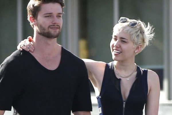 Miley Cyrus se separoacute de Schwarzenegger