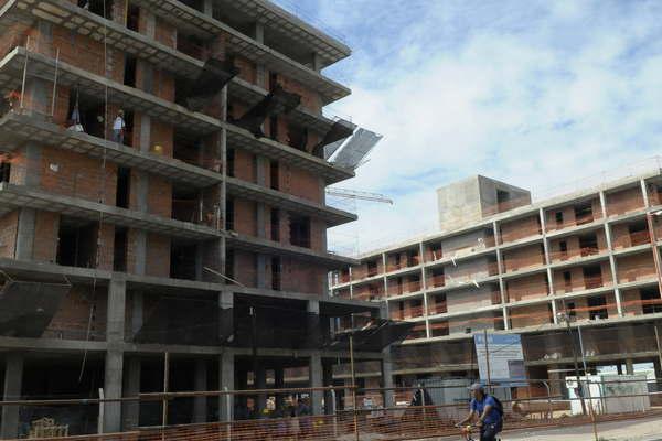 En agosto licitaraacuten las primeras 850 casas del Parque del Riacuteo