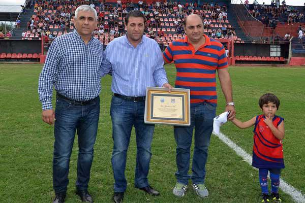 El Pichi dio el puntapieacute inicial al Torneo Anual 50 antildeos de Canal 7