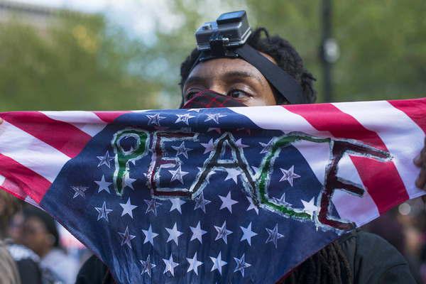 Baltimore levanta el toque de queda en EEUU