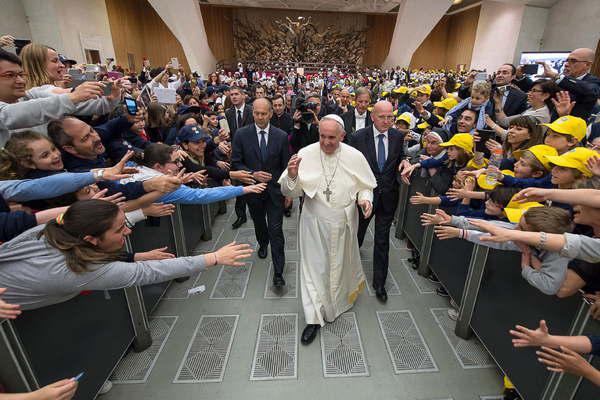 Un arzobispo filipino el primer papable de la era Bergoglio