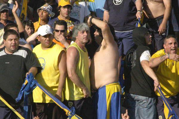 La historia detraacutes del ataque de los hinchas a los jugadores de River