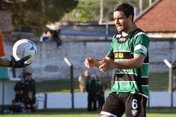 En el diacutea de #NiUnaMenos el futbolista que golpeoacute a su ex seraacute titular ante Racing