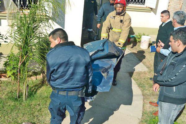 Matoacute a su mujer y quemoacute la casa con sus hijos adentro
