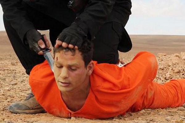 Decapitacioacuten y crucifixioacuten- el Estado Islaacutemico difundioacute nuevas ejecuciones