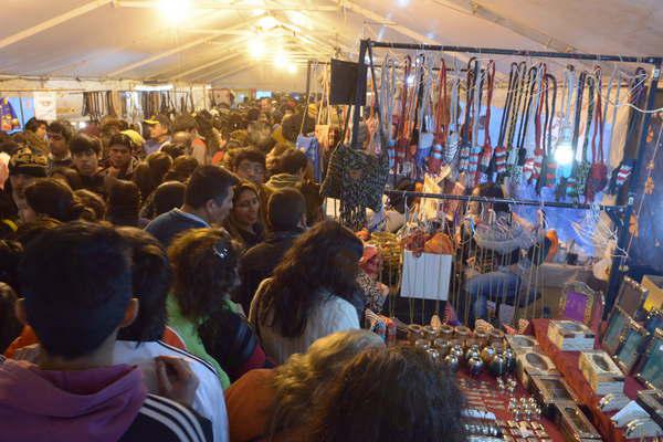 Comienza La Feria Artesanal en el Parque Aguirre
