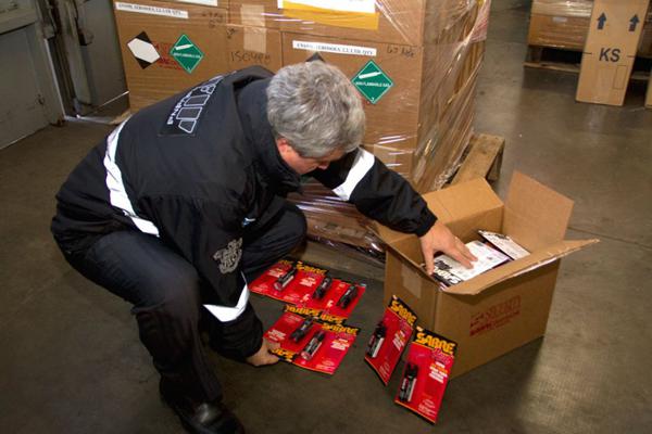 Salta- impidieron el ingreso ilegal al paiacutes de 22000 aerosoles de gas pimienta