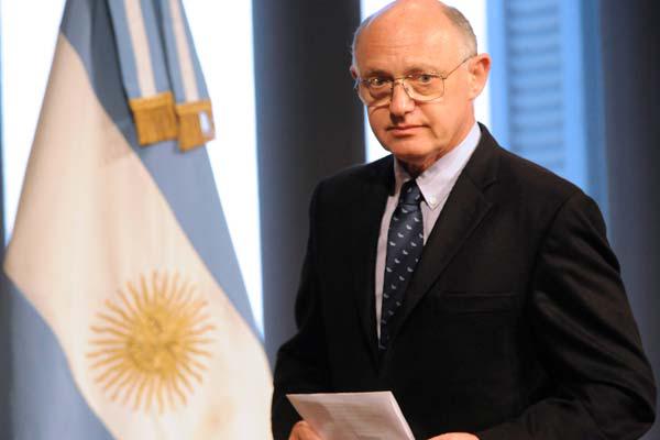 Aniacutebal Fernandez confirmoacute que Timerman sufre una enfermedad