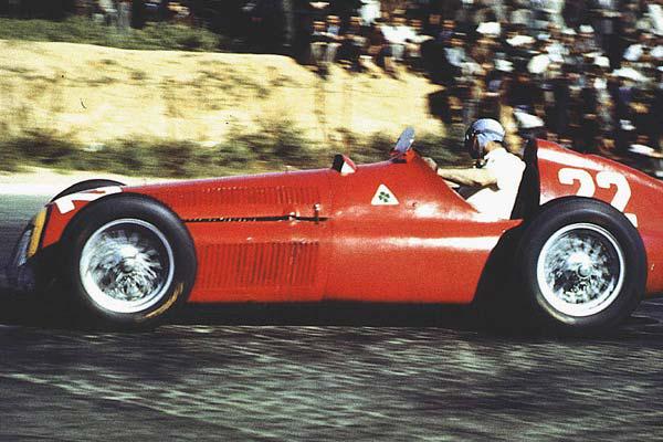 Museo de Alfa Romeo- reabre con el auto de Fangio campeoacuten de F1