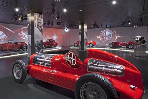 Museo de Alfa Romeo- reabre con el auto de Fangio campeoacuten de F1