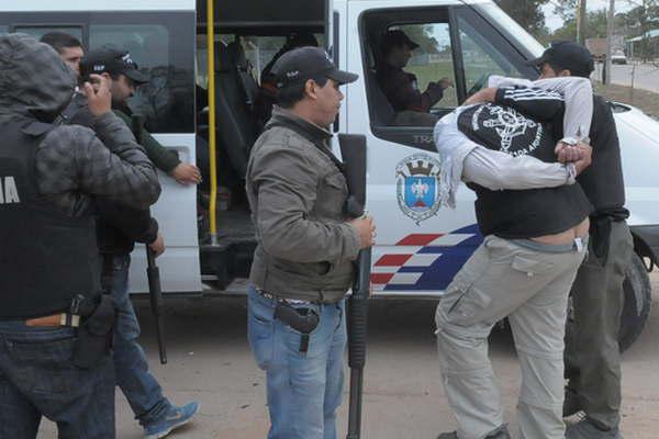 Mantildeana Caacutemara Gesell a dos hijos de Mariacutea Corvalaacuten
