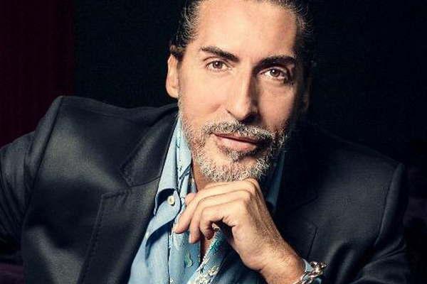 Ceacutesar Juricich trae lo mejor de la moda a Santiago