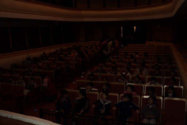 Delegaciones de jardines de infantes visitan el Cine Renzi y disfrutan de la proyeccioacuten de peliacuteculas