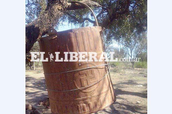 Poleacutemica por origen de una cruz supuestamente nazi que fuera hallada en un tacho en Sumampa