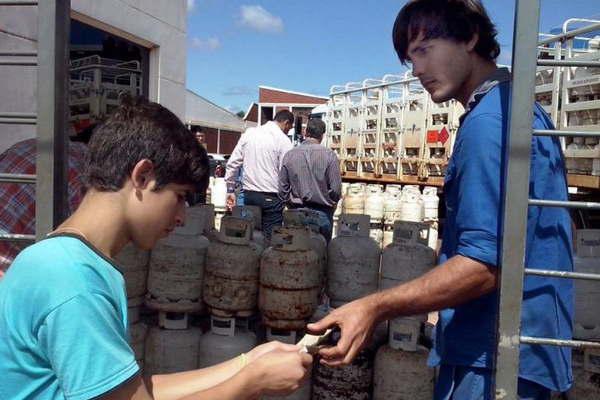 El programa Hogar inicioacute los controles por la venta de gas en garrafas de 10 kg a 97