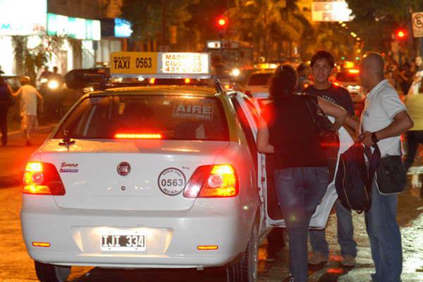 La tarifa nocturna de los taxis regiraacute a partir de la hora 0 del martes