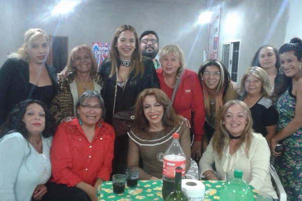 Lizy Tagliani se reunioacute con un grupo trans de Santiago