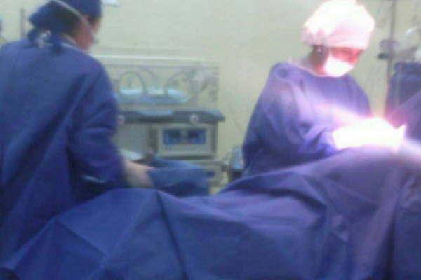 Se practicaron cesaacutereas por primera vez en el Hospital Zonal loretano