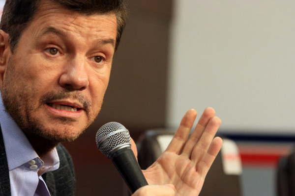 Tinelli evitoacute confrontar con Teacutevez y Angelici