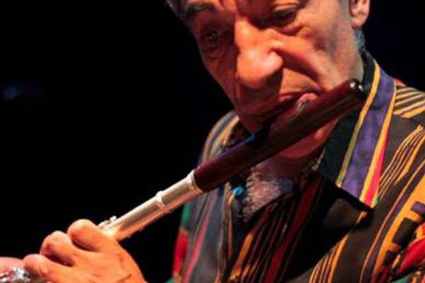 El Mono Izarrualde en Desafinados