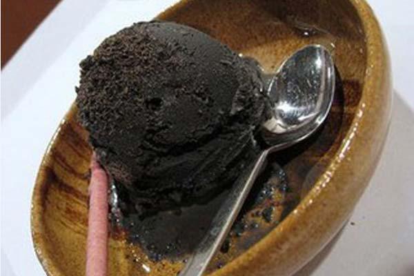 Un heladero creoacute el helado de fernet en Coacuterdoba