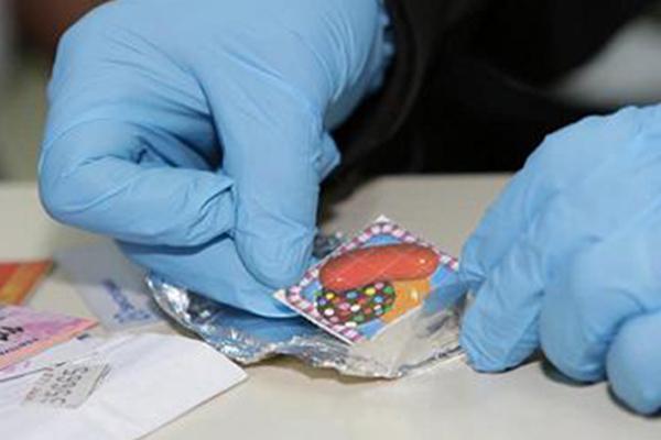 AFIP detectoacute droga oculta en stickers de Candy Crush