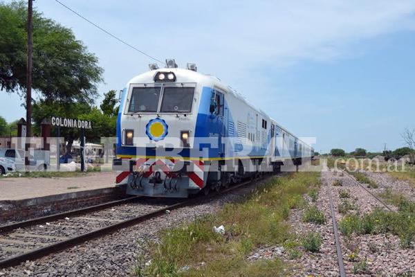 Pisoacute suelo santiaguentildeo el flamante tren que haraacute el recorrido Retiro-Tucumaacuten 