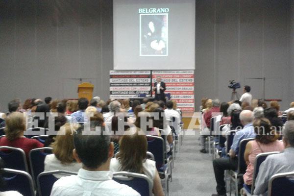 El Dr Daniel Loacutepez Rossetti brindoacute una conferencia en la Feria del  Libro