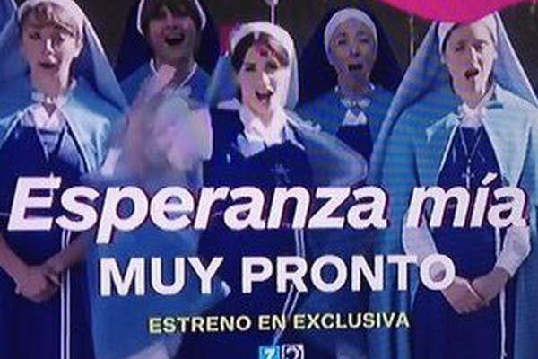 Esperanza miacutea llega a Espantildea con poleacutemica