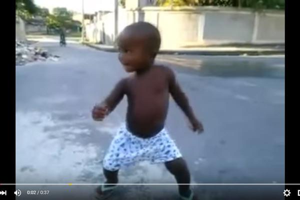Miraacute el video del nene bailando samba brasilera que se volvioacute viral