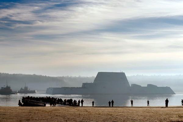 USS Zumwalt el destructor maacutes grande del mundo 