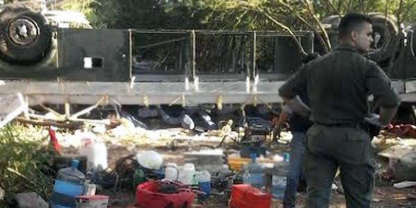 Desbarrancoacute un micro con gendarmes del destacamento Santiago del Estero en Salta- seriacutean 43 los muertos 