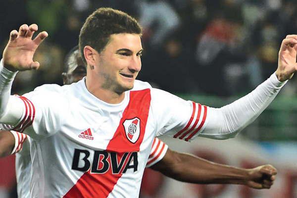 Alario el santiaguentildeo que llevoacute a River a lo maacutes alto