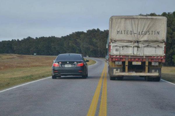iquestCuaacutel guintildeo se debe usar para dar paso en ruta