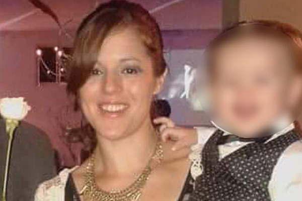 Tambieacuten el padre duda de que Eliana se suicidoacute