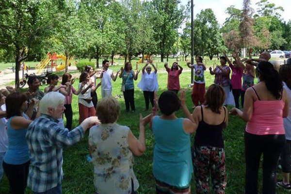 El grupo Danzas Circulares Santiago participoacute en la  Jornada por la Paz en Tucumaacuten