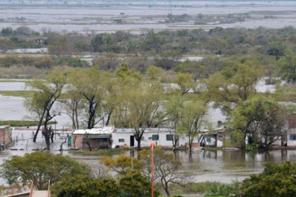 Cedieron las defensas y el pueblo viejo de Bermejo quedoacute bajo las aguas
