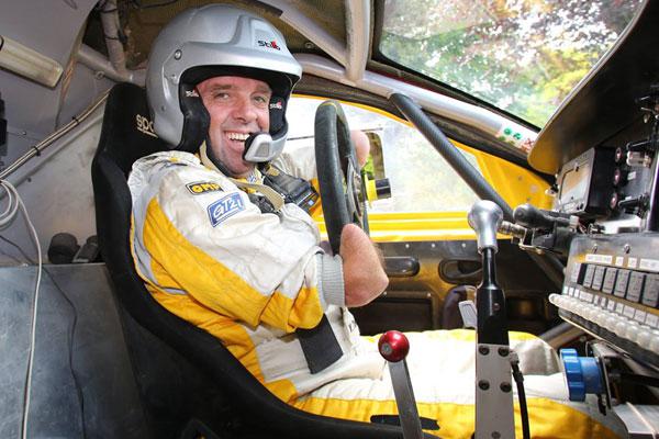 Un franceacutes se prepara para correr el proacuteximo Dakar sin brazos ni piernas