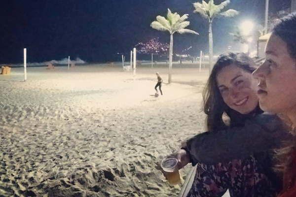 La hermana de Siciliani de viaje con su novia