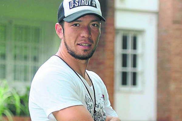 Vittor confesoacute que quiere jugar en la Academia