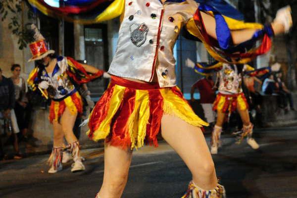 Continuacutean los festejos del carnaval portentildeo
