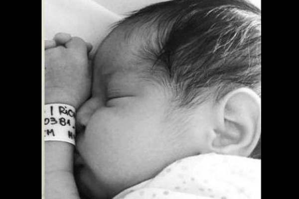 Ricci fue mamaacute de una nena que bautizoacute como Bethania